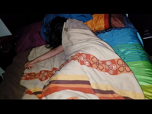 ❤️ Pāvests, kas bārdina savu jauno pamāti, kamēr viņa guļ. Porno pie lv.kutjeporno.ru ❌️❤