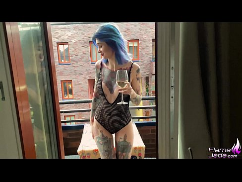 ❤️ Milzīga meitene sūc ar rīklīti un kaislīgi drāž zem klajas debess Porno pie lv.kutjeporno.ru ❌️❤